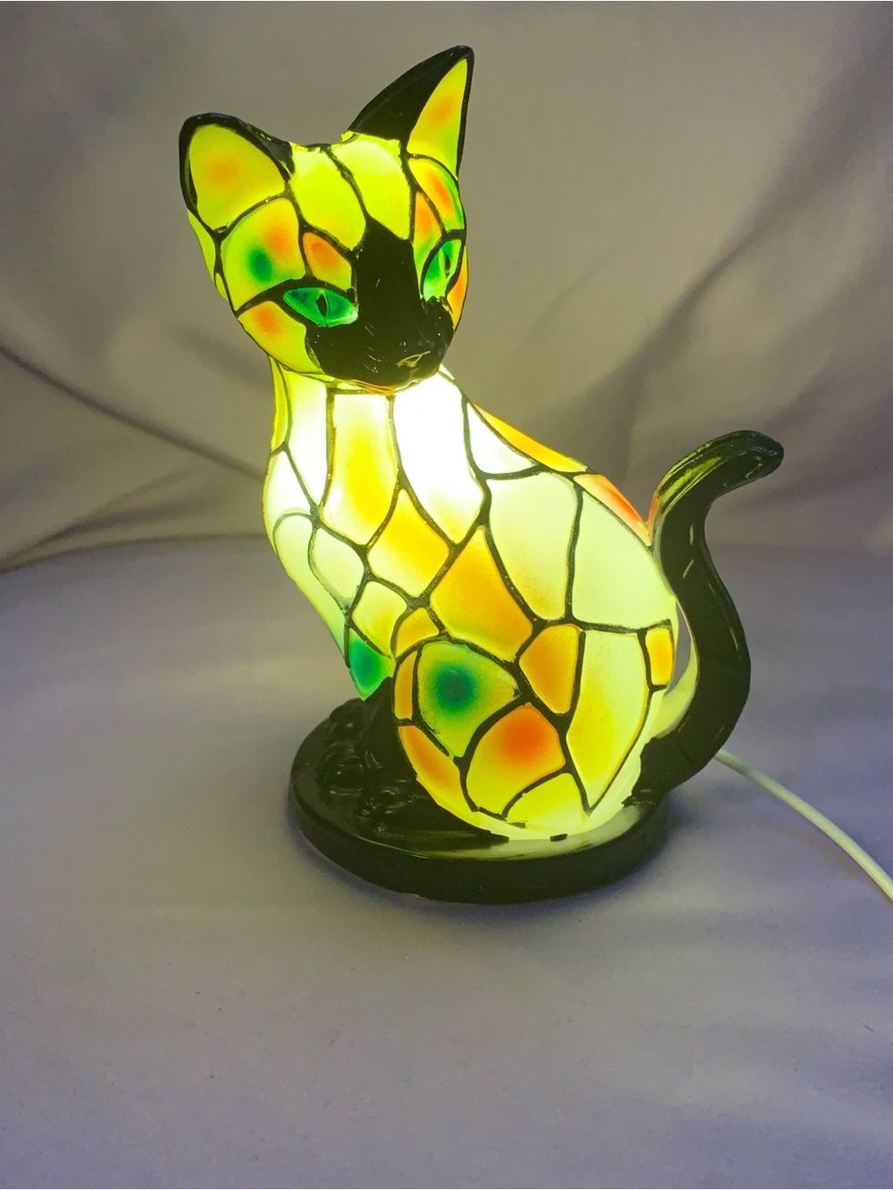 Stained Glass Style Cat Night Light - Yellow & Green USB